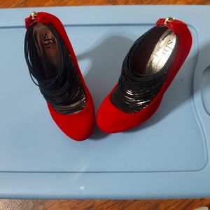 High heels Shi by journeys size 7 outrage red